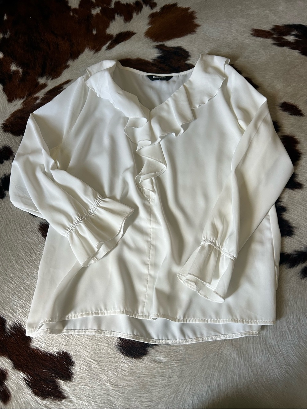 Ruffled V-Neck Long Sleeve Blouse - White